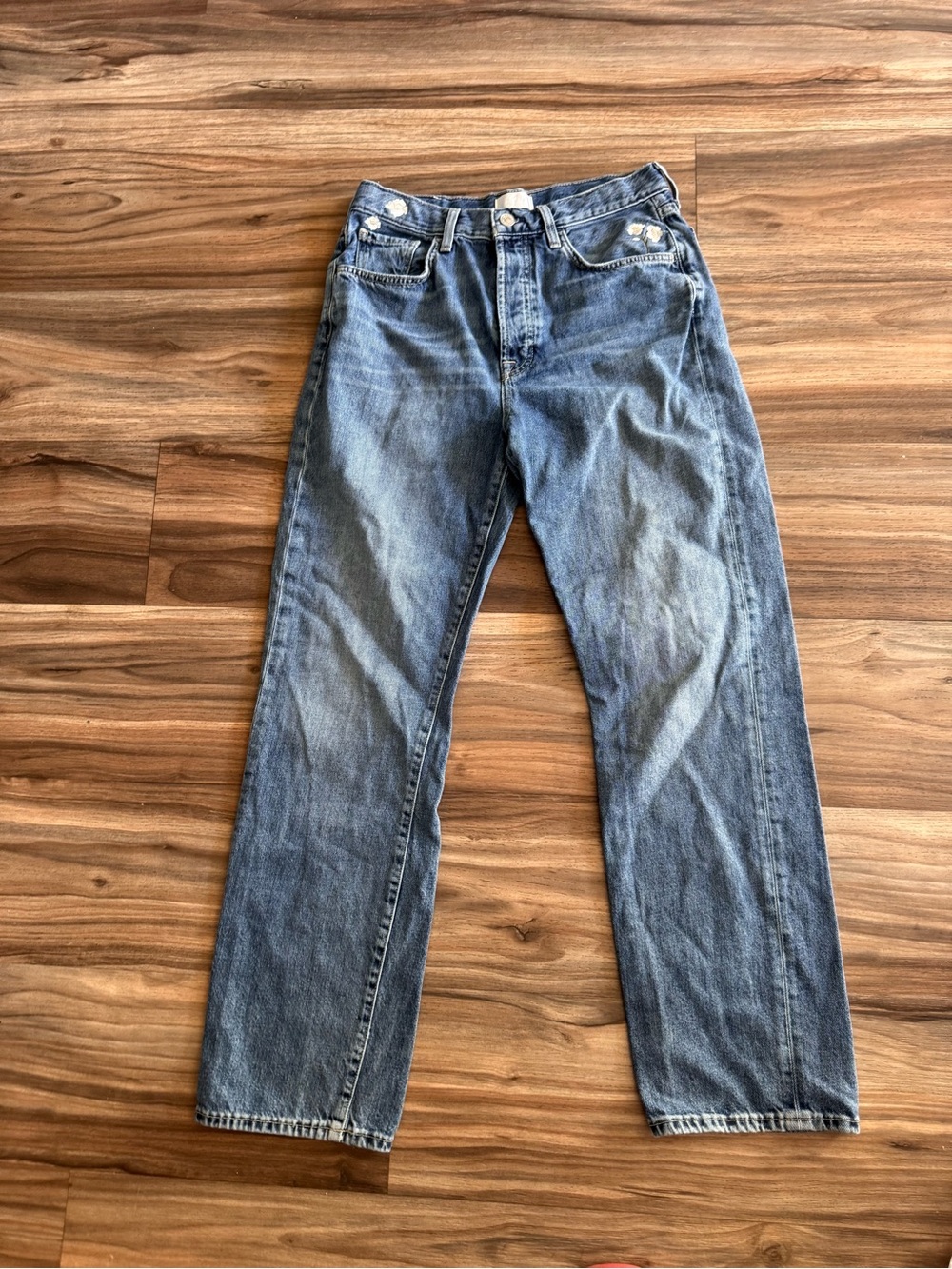Women’s Blue Denim Jeans. Easy Straight.